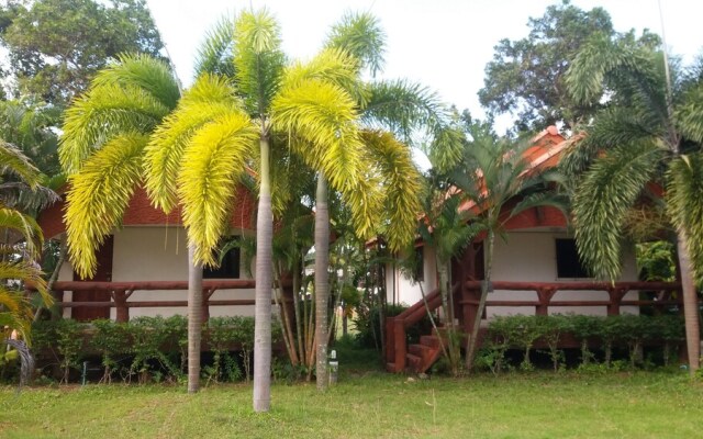 Lanta School Beach Resort