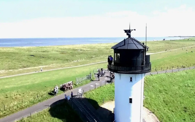 Comfort Steps From the North Sea