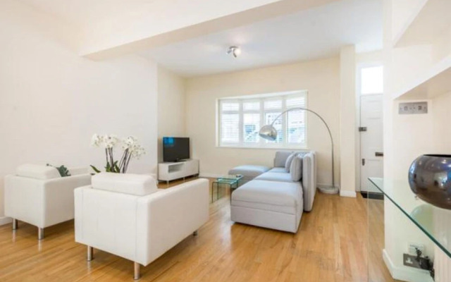Logan Mews by Lime Street