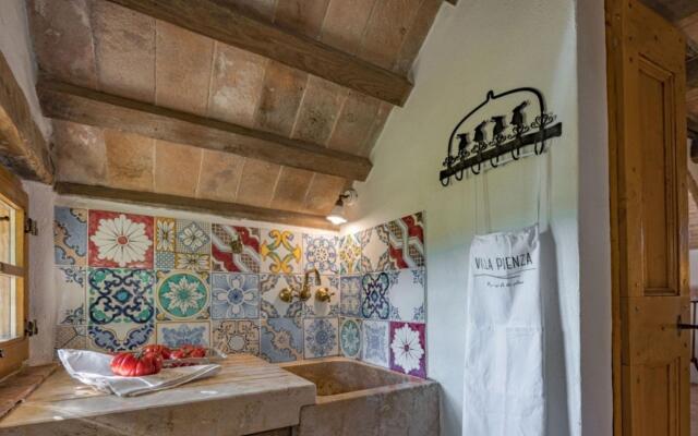 Beautiful Luxury Independent Villa With 13 Sleeps -prugnolo