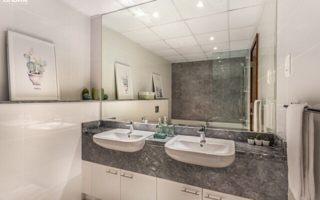 2B-Amna Tower - 4406 by bnbme homes