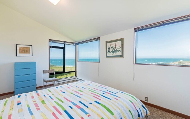 Haltwhistle West w/ Ocean Views!