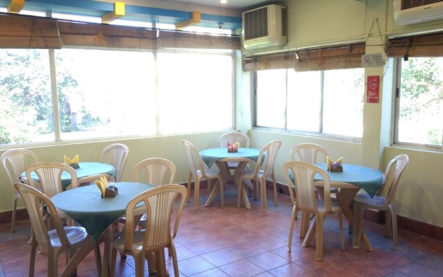 Bhammar's Inn - A Pure Vegetarian Hotel