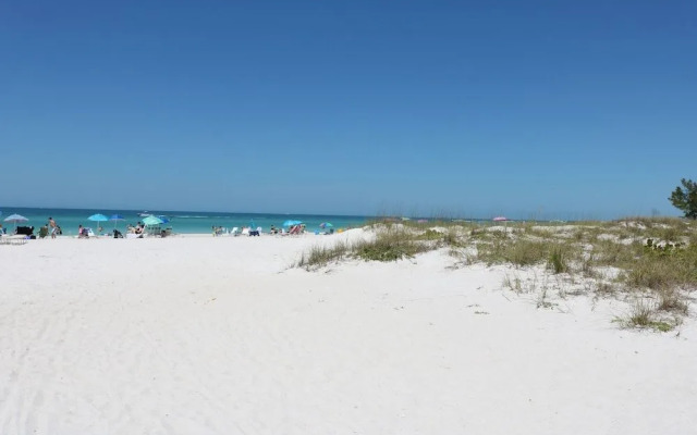 Tradewinds Beach Resort