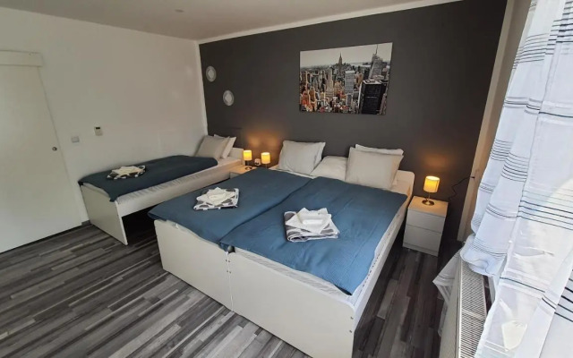 Apartma4us