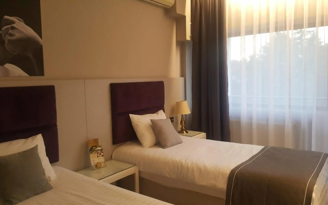 Hotel Dumbrava