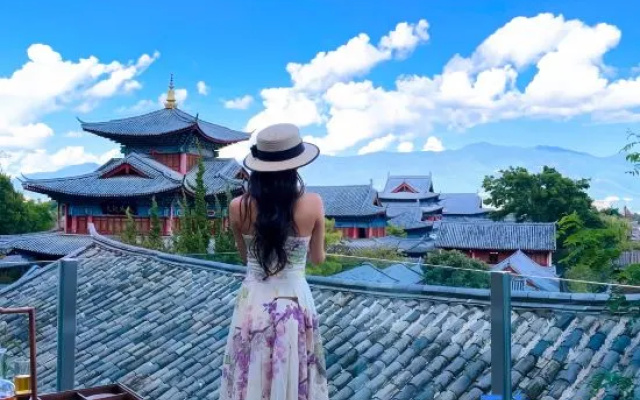 Chunshi · Zhiyi |  Scenic Vacation Apartment (Gucheng Mufu) – People – Lijiang