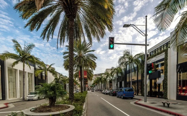 Brand-New Chic Nest In Prime Location
