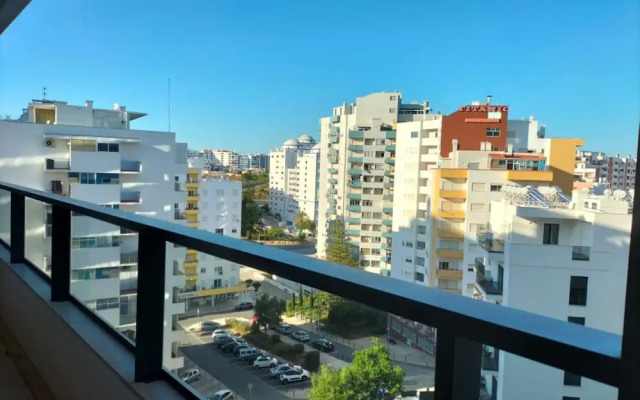 Rocha Prime Center Garage Flat