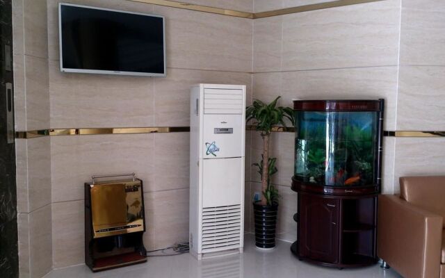Wuhan Yanlong Business Hotel