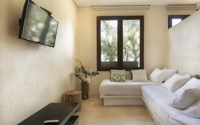 Beautifully Designed Duplex w Wifi Parque de Los Novios