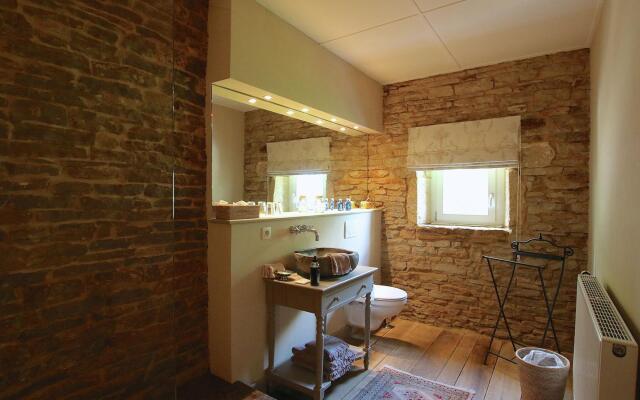Unique Holiday Home in Virton With Jacuzzi