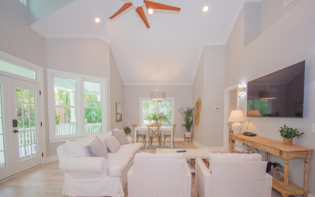 Charming 2 Bed 2 Bath Home Near Ocean Creek Golf Course