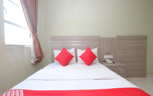 OYO 44023 Mehram Hotel