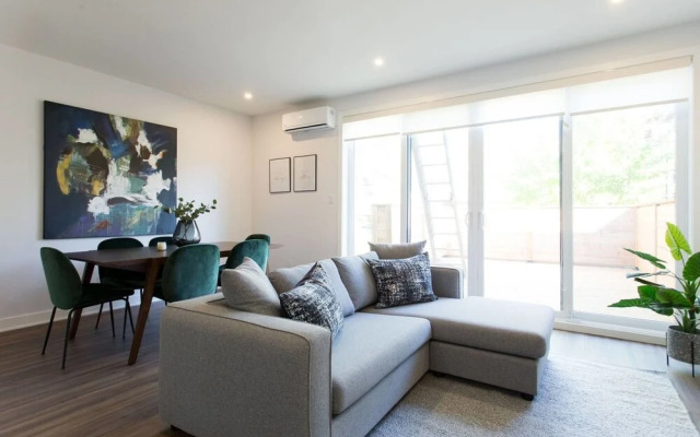Brand New 3 Bedroom With Rooftop Patio