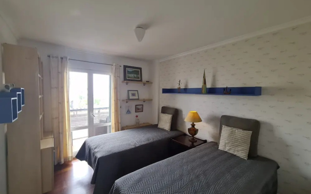 Seaside Escape - 3 Bedroom Apartment Sleeps 6