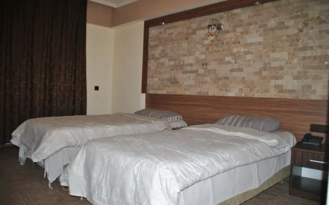 Hera City Hotel