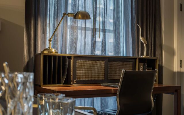 Hotel Phillips Kansas City Curio Collection by Hilton