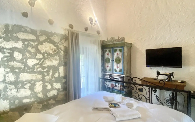 Mahzen Alacati Butik Otel