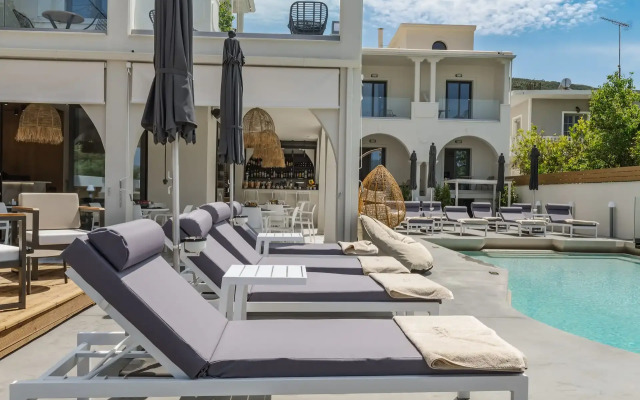 Nikon Boutique Hotel