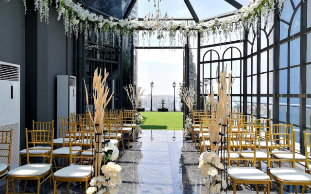 The Granite Luxury Hotel