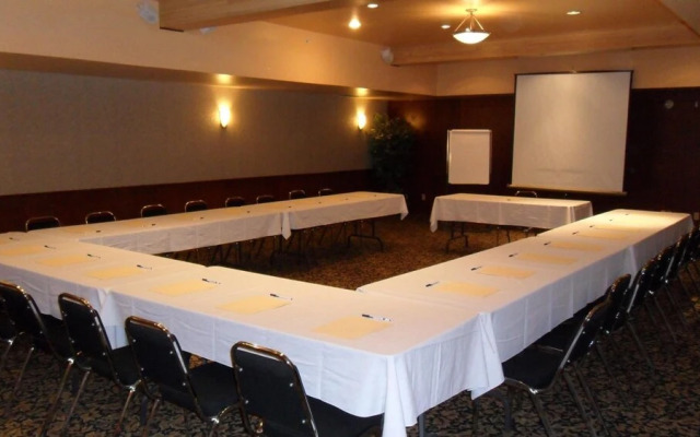 Lakeview Inns & Suites - Hinton