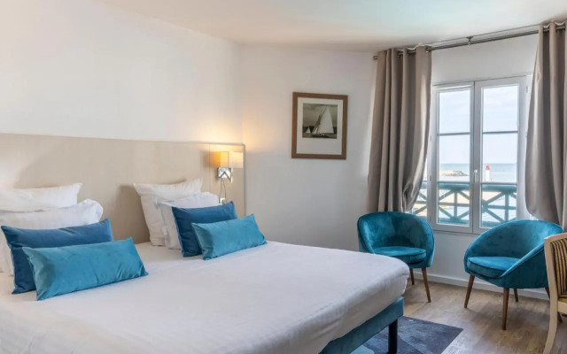 Latitudes Beach Hotel