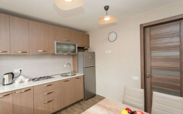 Falcon Apartments - Metro