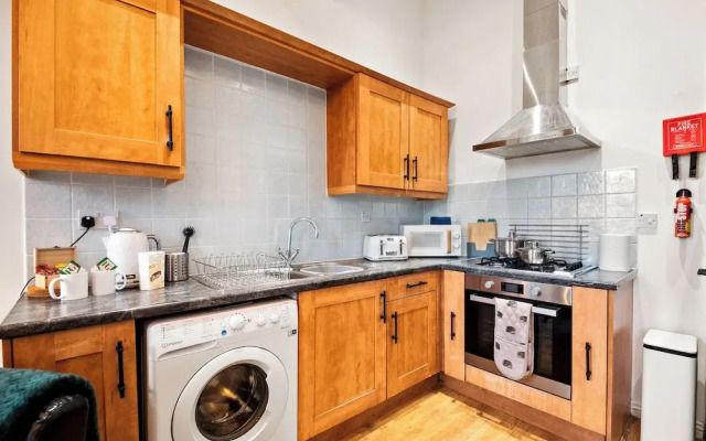 3 Bedroom Apartment-birmingham-sleeps7-citycentre