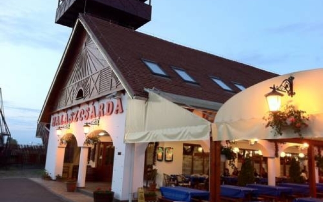 Fehértói Halászcsárda és Szálloda