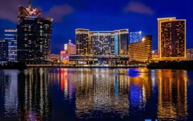YOHO Treasure Island Hotel