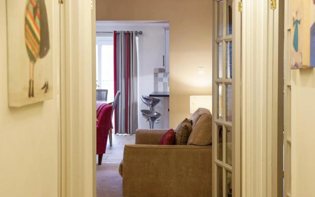 Stylish family home in desirable Penylan + Parking