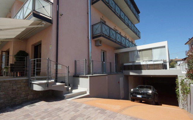 Hotel Clarin 14 by Dori