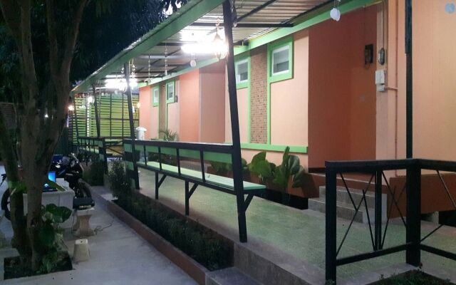 Home Hug Pak Sabai