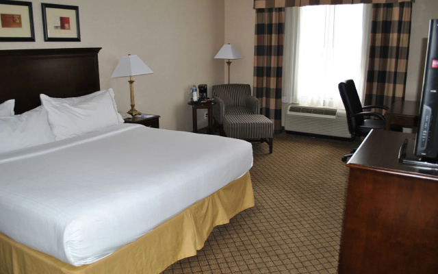 Holiday Inn Express & Suites North Bay by IHG