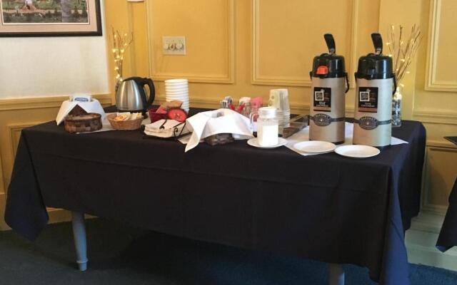 1896 House Country Inn & Motels