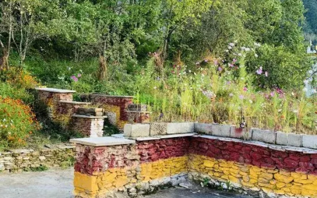 Danba yunshangzangjia Resdrt Hotel