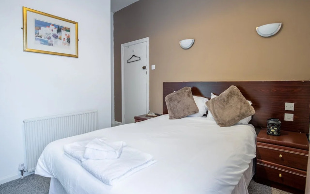 Pier Walk Hotel