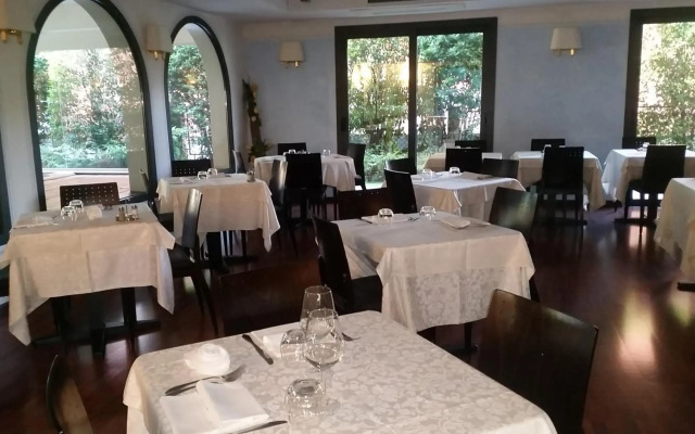 Admiral Hotel Villa Erme