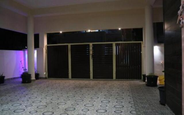 Zoe Service Rooms
