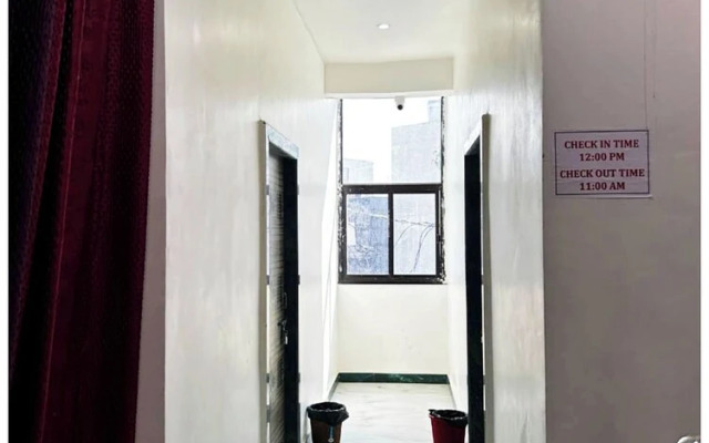 Hotel Shri Prabhu Dham Vrindavan