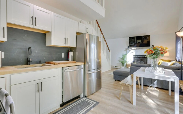 Modern Poconos Chalet w/ Private Hot Tub, Fire Pit