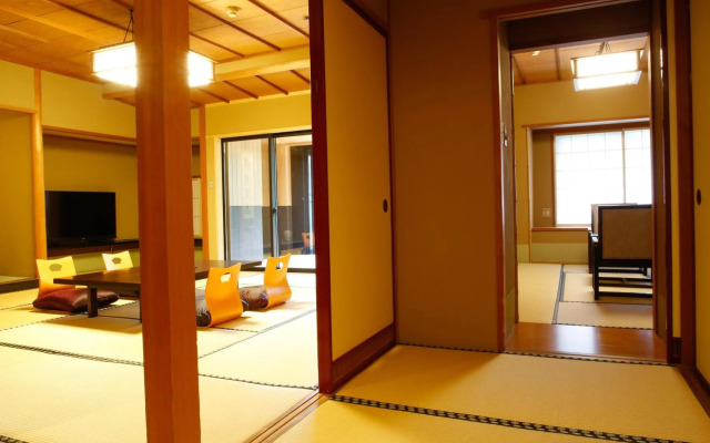 Yamanaka Spa Hanatsubaki