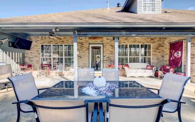 Starkville Vacation Rental ~ 2 Mi to Msu!