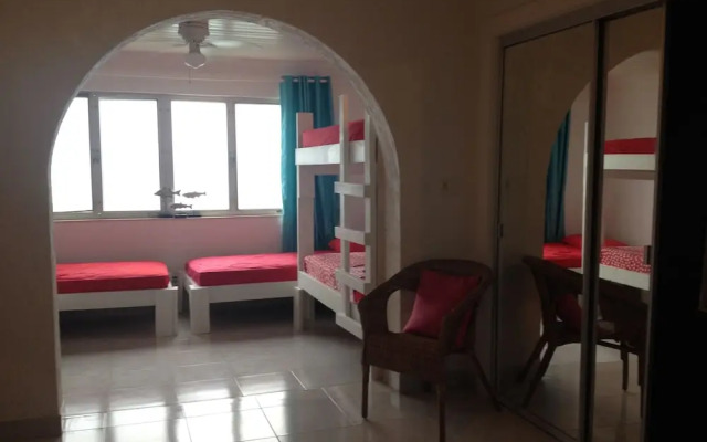 BahaSea Backpackers