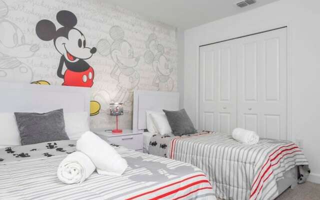 2941 Modern 4BD at Storey Lake