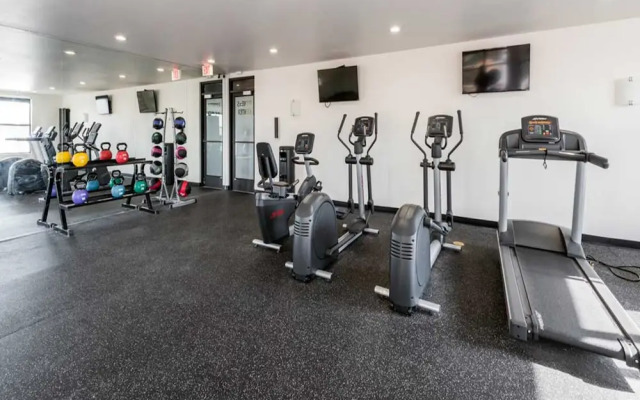 FRONTDESK Oakwood Residence Apts Uptown Dallas