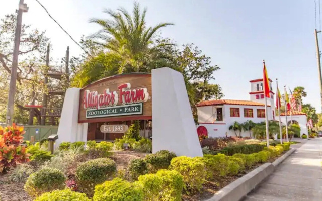 San Marco Villa Duplex W Backyard