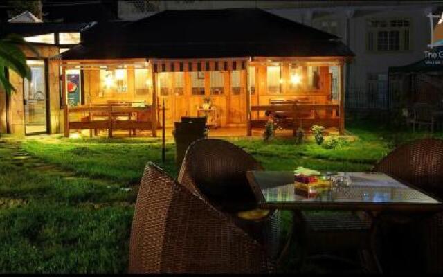 Grey Walls Mountain Huts & Cottages