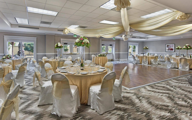 Embassy Suites by Hilton Los Angeles Downey